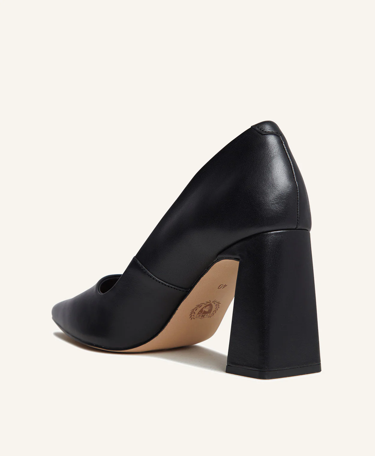 Margot Heel - Image 4